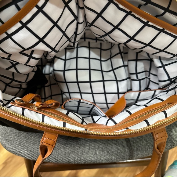 JEMMA Birdie 43 Black Duffle Gym Bag Tote Diaper Baby Bag Makeup Bag - Picture 5 of 16